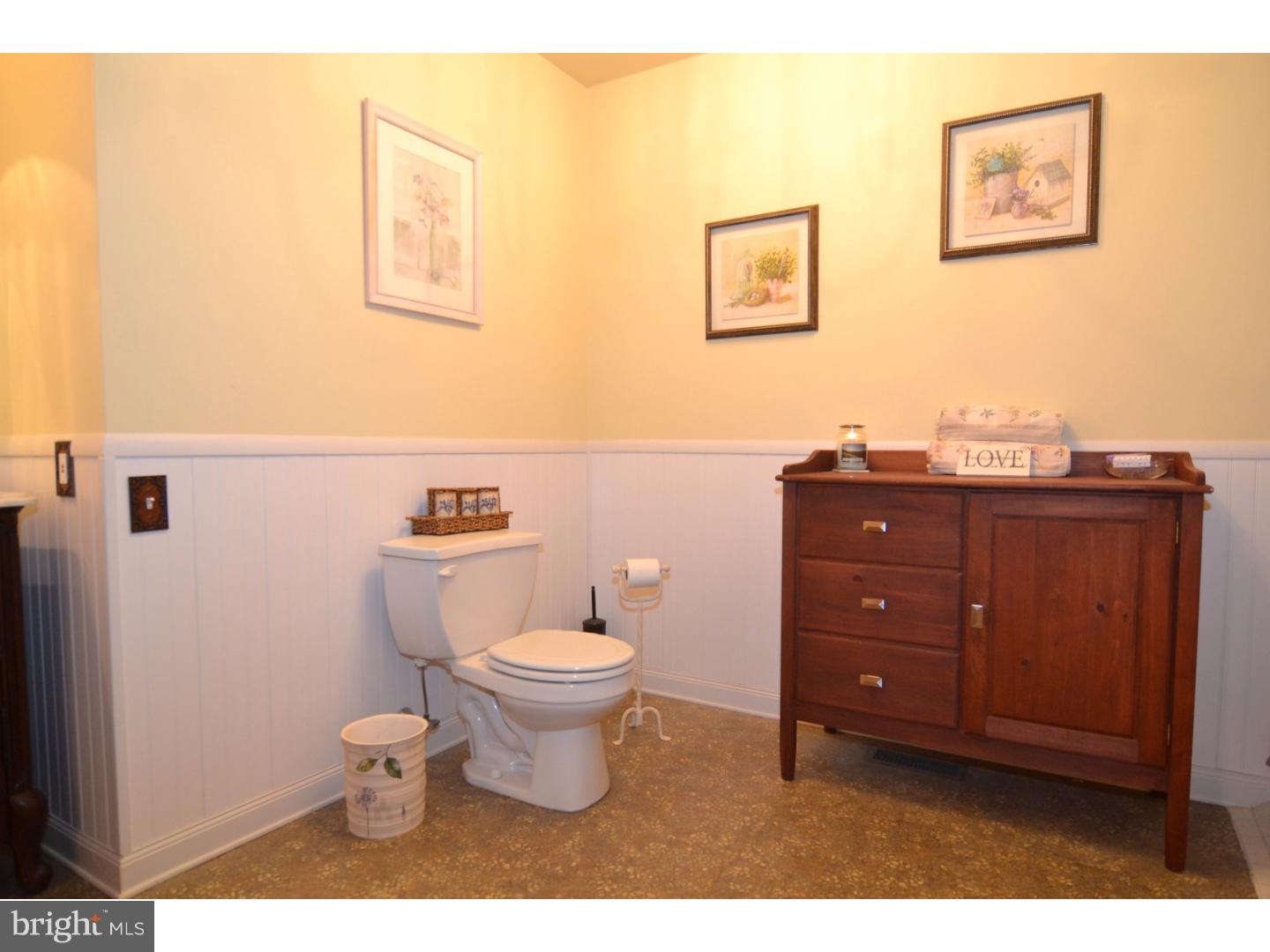 129 Oak Leaf Road Berlin, NJ 08009 - Photo 10 of 23