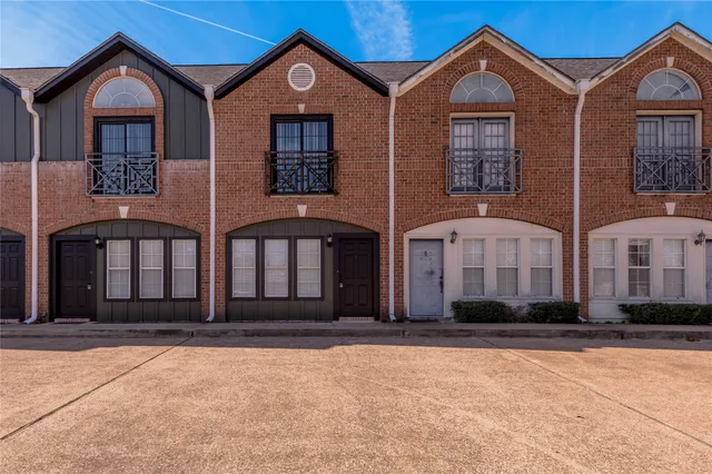 $1,095 | 1616 Avenue North, Unit 4, Huntsville, TX 77340