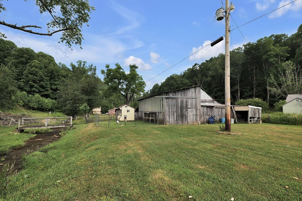 1944 South Fork Road Marion, VA 24354 - Photo 13 of 27 Gallery Image 13