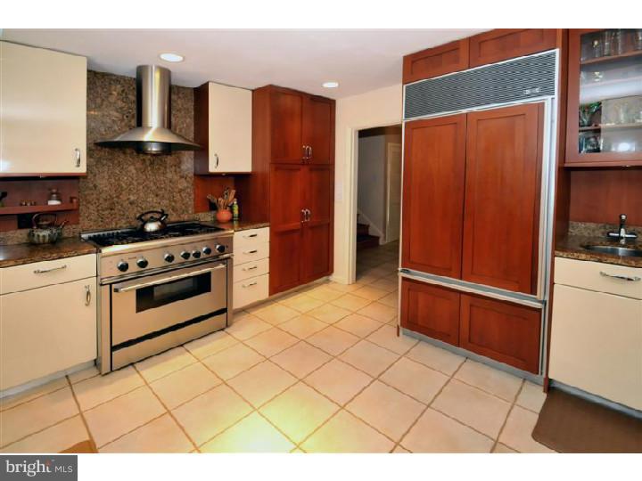 268 Pepper Road Huntingdon Valley, PA 19006 - Photo 11 of 24 Kitchen