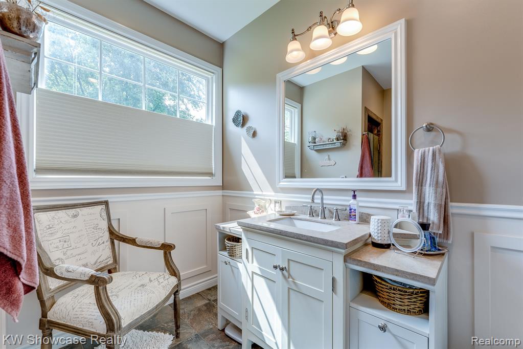 671 North Hughes Road Howell, MI 48843 - Photo 23 of 60
