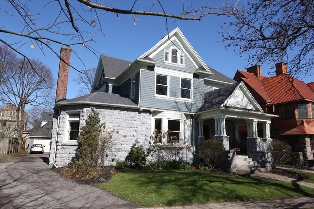 $2,100 | 11 Portsmouth Terrace, Unit 3, Rochester, NY 14607