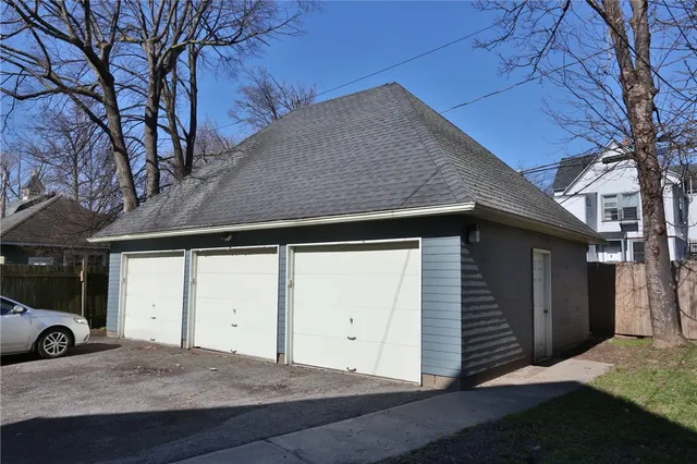 $2,100 | 11 Portsmouth Terrace, Unit 3, Rochester, NY 14607