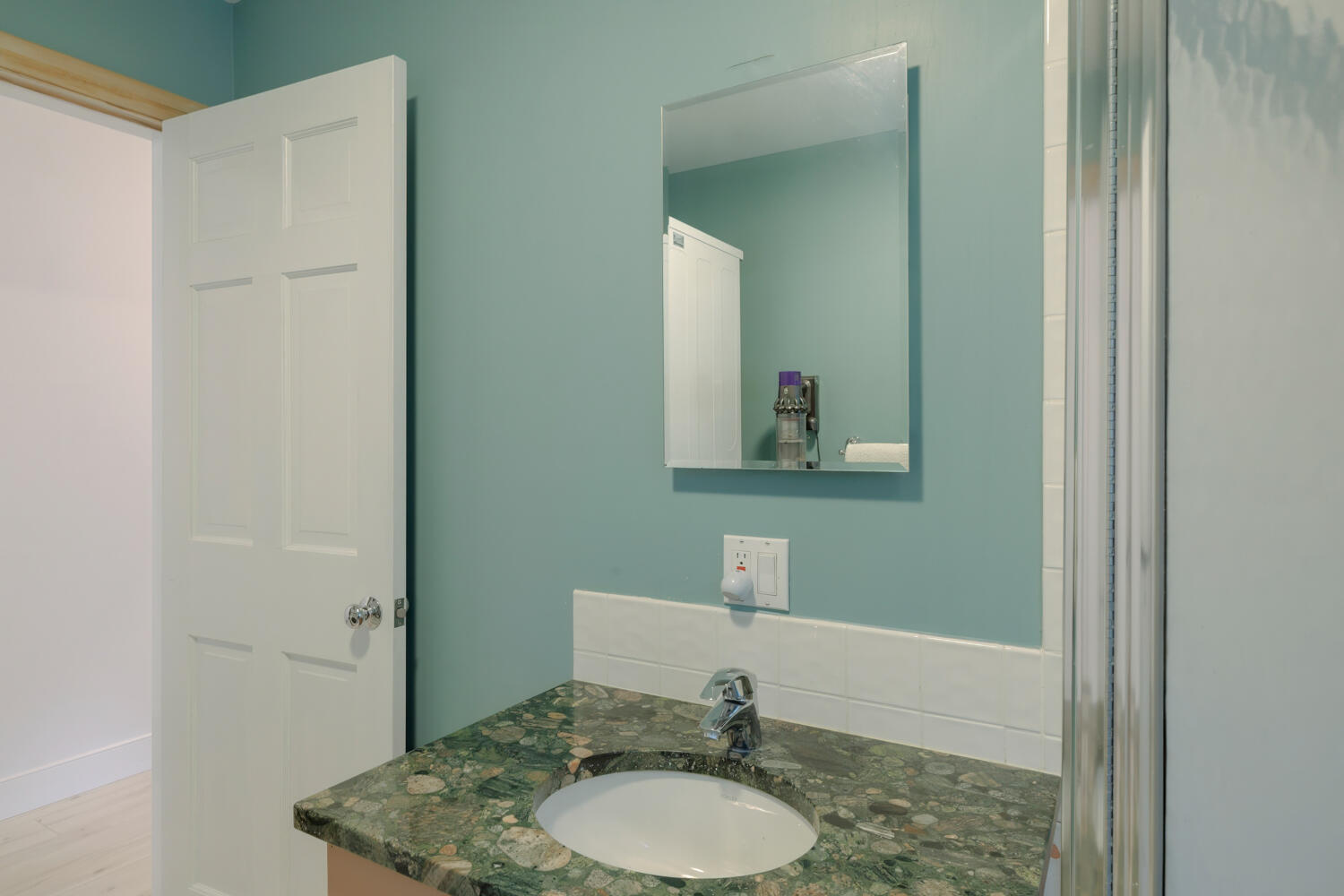 134 Sand Point Road, Unit 1 Bar Harbor, ME 04609 - Photo 37 of 51 Full Bath