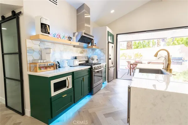 $1,225,000 | 575 North Burton Way, Palm Springs, CA 92262