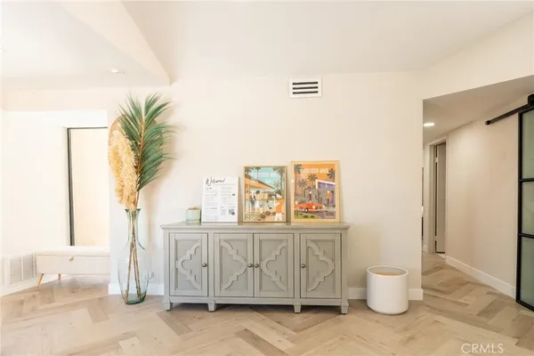 $1,225,000 | 575 North Burton Way, Palm Springs, CA 92262