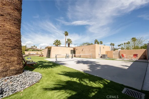 $1,225,000 | 575 North Burton Way, Palm Springs, CA 92262