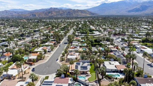 $1,225,000 | 575 North Burton Way, Palm Springs, CA 92262
