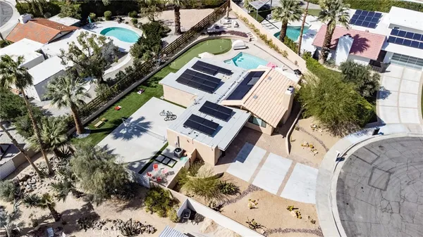 $1,225,000 | 575 North Burton Way, Palm Springs, CA 92262