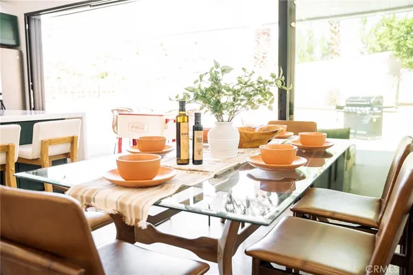 $1,225,000 | 575 North Burton Way, Palm Springs, CA 92262