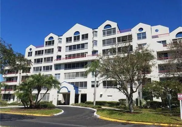 $2,000 | 2333 Feather Sound Drive, Unit A607, Clearwater, FL 33762