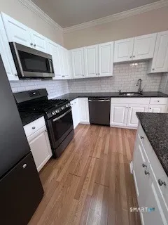 a view of empty room with window