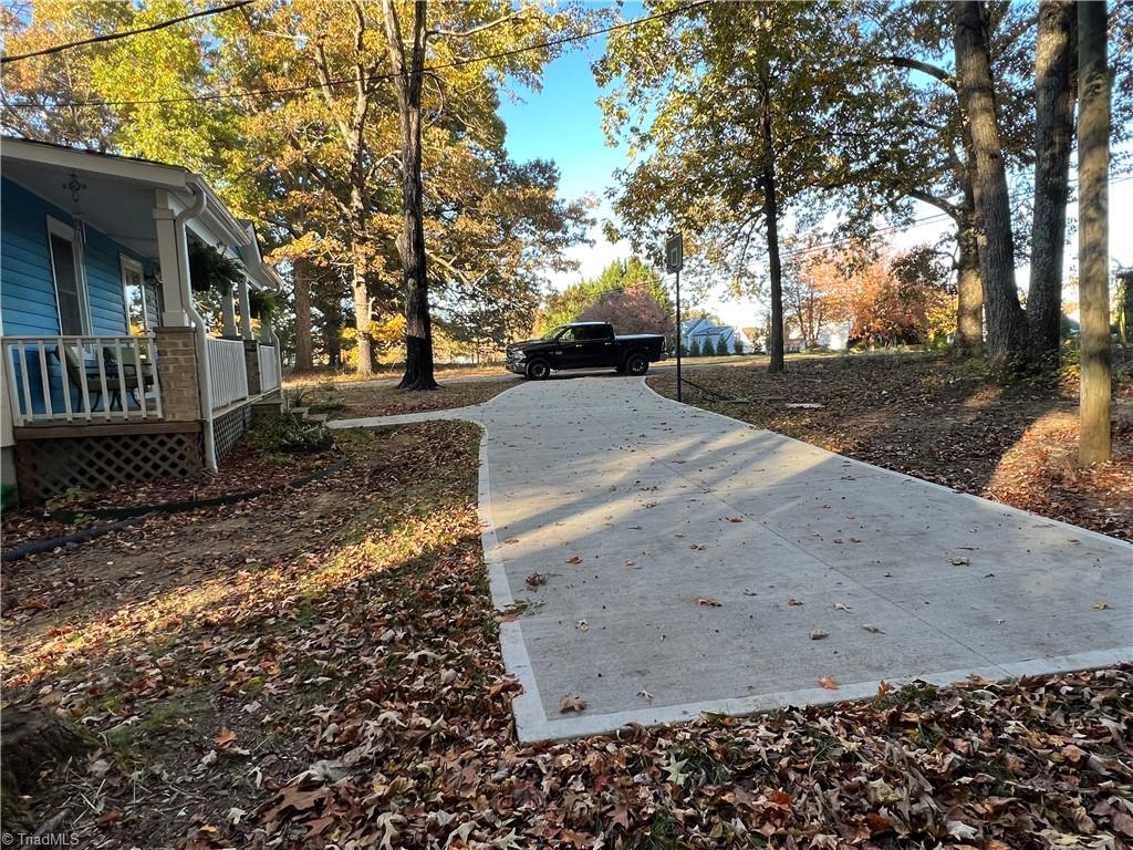 1309 Penny Road High Point, NC 27265 - Photo 3 of 50