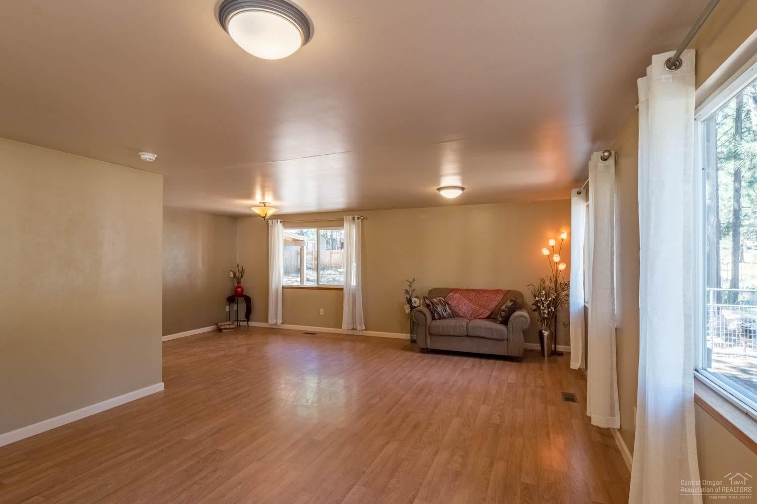 19143 Kiowa Road Bend, OR 97702 - Photo 7 of 25 Gallery Image 7