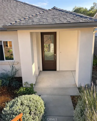 a view of entryway with interior