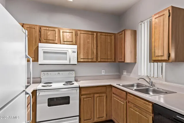 $187,000 | 2929 West Yorkshire Drive, Unit 2074, Phoenix, AZ 85027