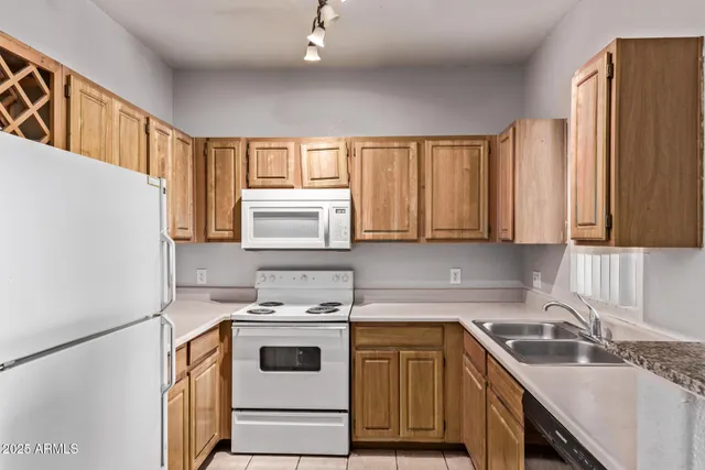 $187,000 | 2929 West Yorkshire Drive, Unit 2074, Phoenix, AZ 85027