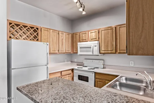 $187,000 | 2929 West Yorkshire Drive, Unit 2074, Phoenix, AZ 85027