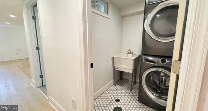 814 South Oak Street Arlington, VA 22204 - Photo 18 of 21 a view of a hallway with washer and dryer