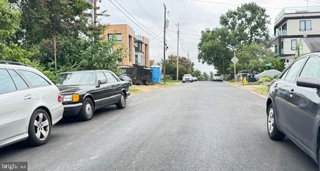 $3,250 | 814 South Oak Street, Arlington, VA 22204