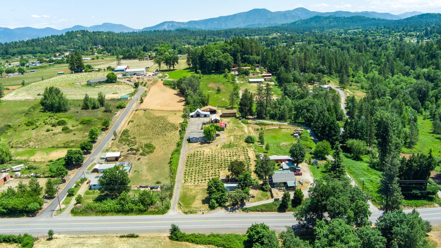 3145 Helms Road Grants Pass, OR 97527 - Photo 35 of 79 01_HR_1_mls