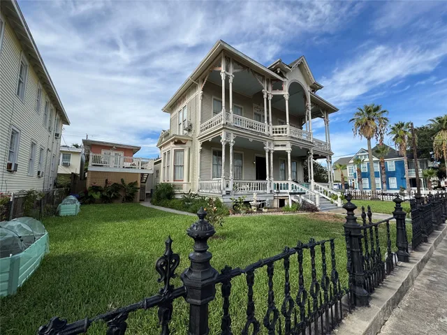 $1,000 | 517 18th Street, Unit 1, Galveston, TX 77550