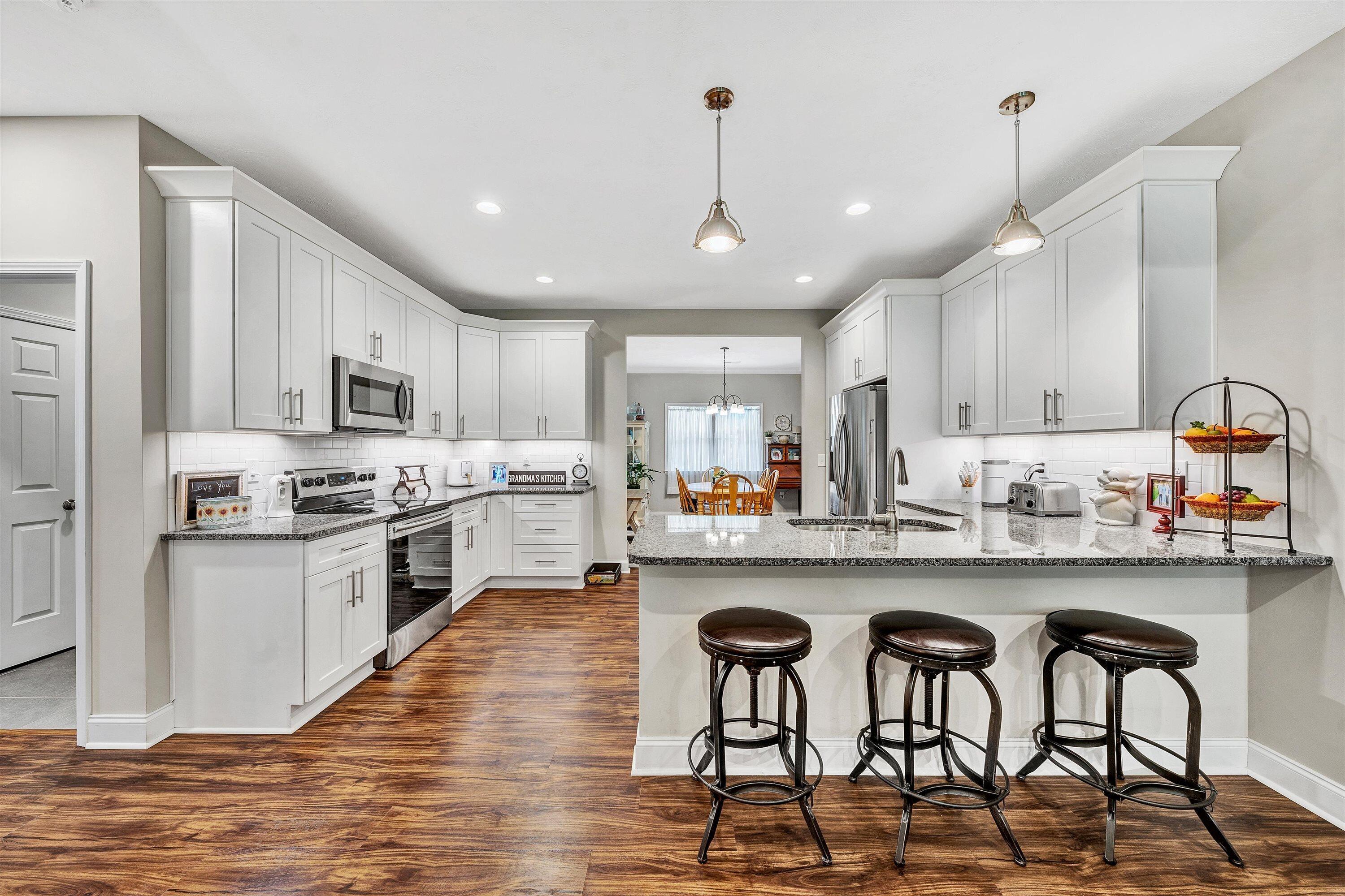 4273 Daugherty Road Salem, VA 24153 - Photo 8 of 30 09-082020240068