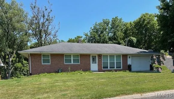 $159,900 | 100 Debbie Drive, Collinsville, IL 62234