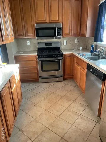 $159,900 | 100 Debbie Drive, Collinsville, IL 62234