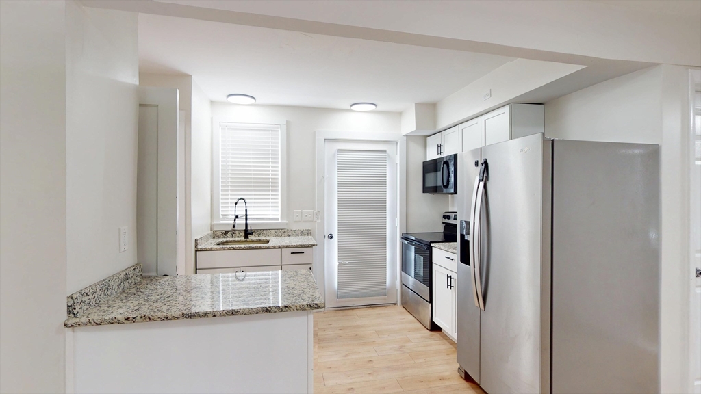 311 Winthrop Street Rehoboth, MA 02769 - Photo 8 of 29