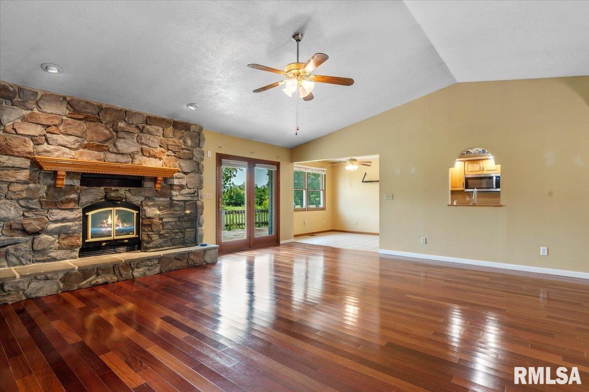 8104 Cardinal Hill Road Rochester, IL 62563 - Photo 8 of 42 Gallery Image 8