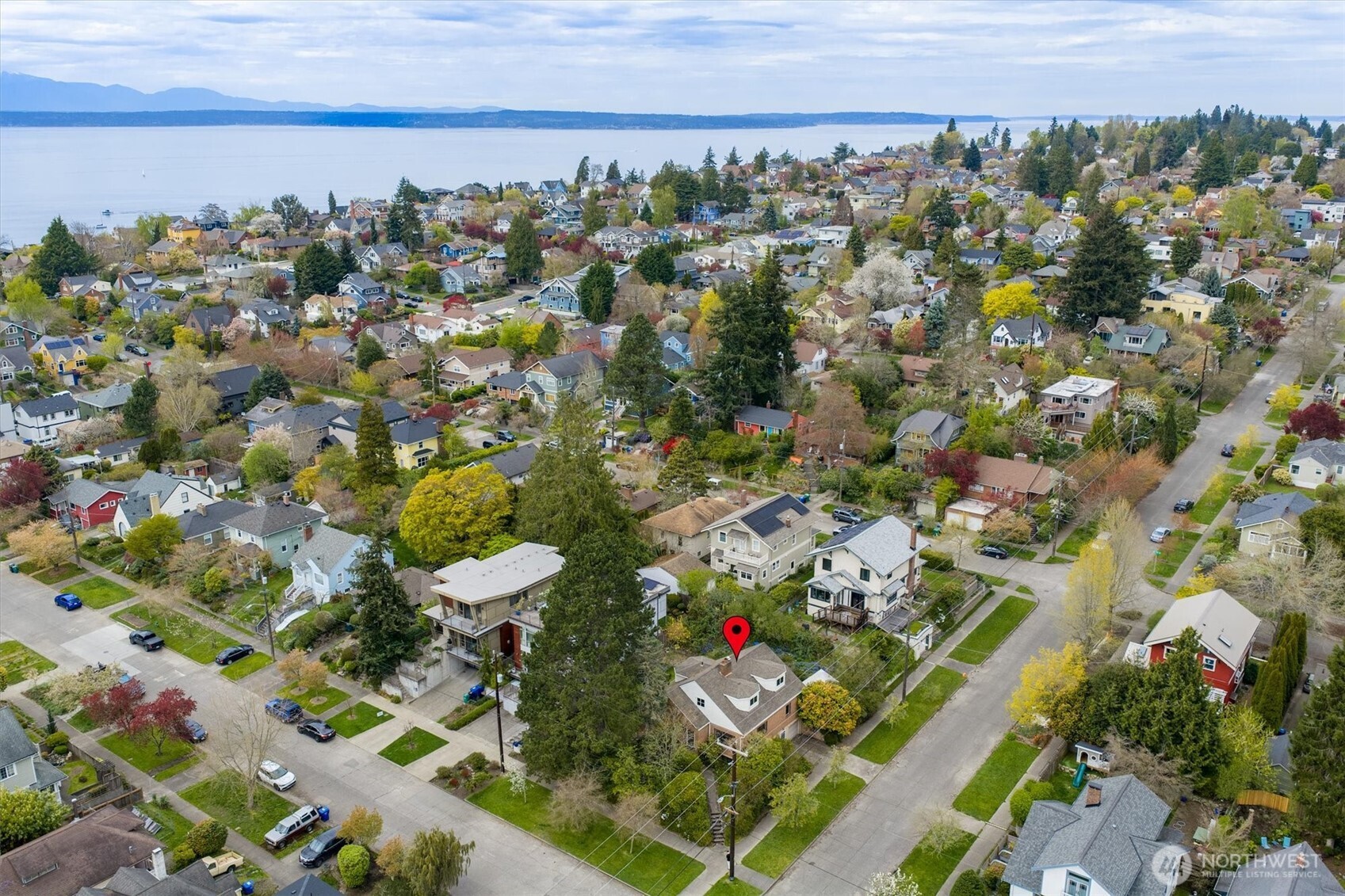 3002 Northwest 70th Street Seattle, WA 98117 - Photo 2 of 28