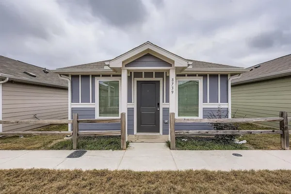 $186,900 | 8739 Cottage Crk Drive, Unit 53, Fort Worth, TX 76123