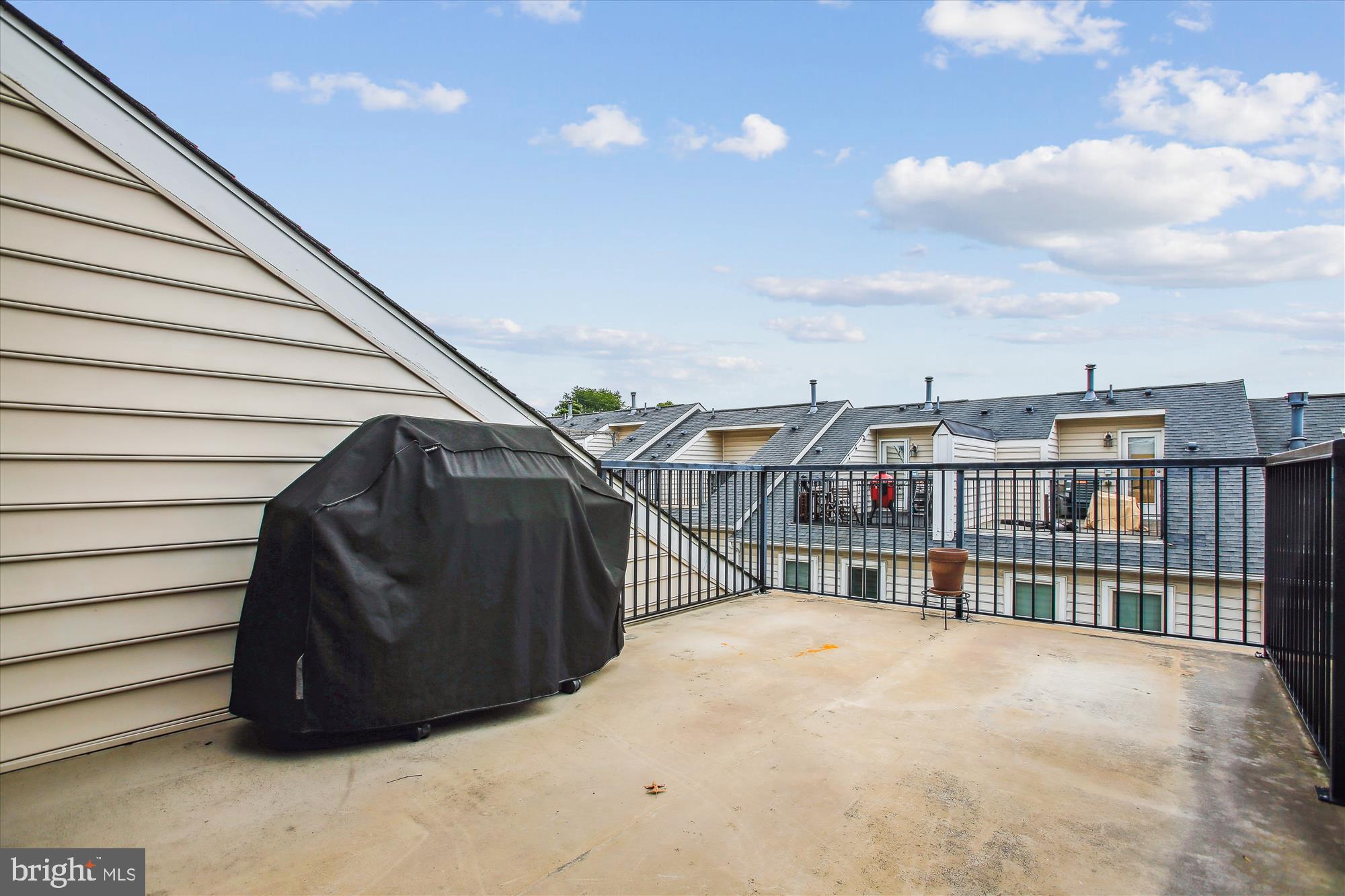 3403 Kemper Road Arlington, VA 22206 - Photo 21 of 28 Rooftop terrace