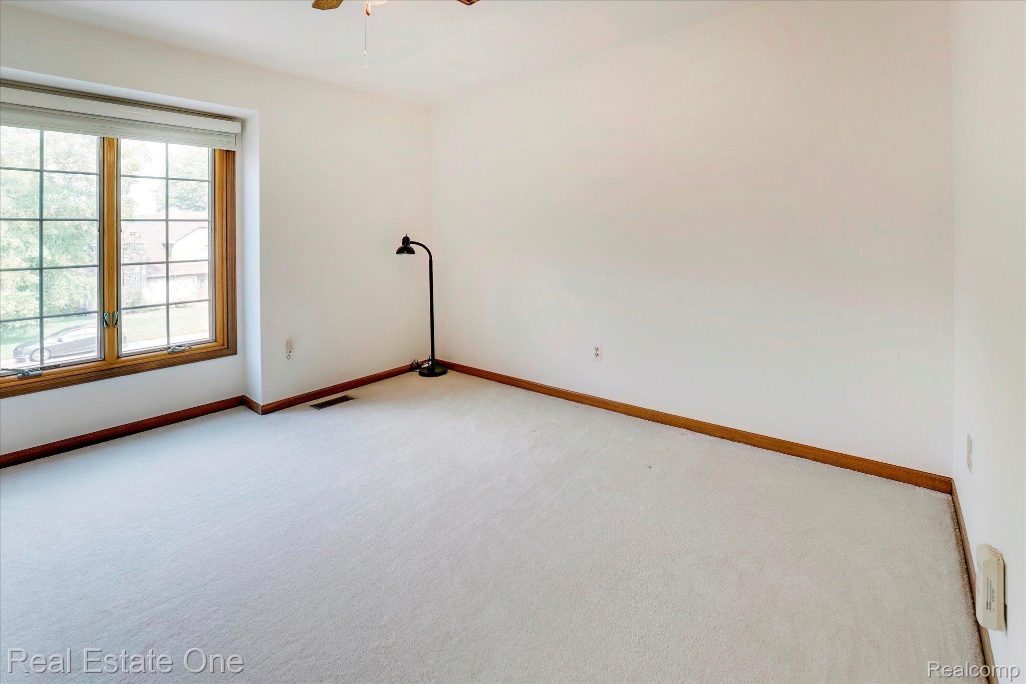1274 Kingspath Drive Rochester, MI 48306 - Photo 34 of 51 Gallery Image 34
