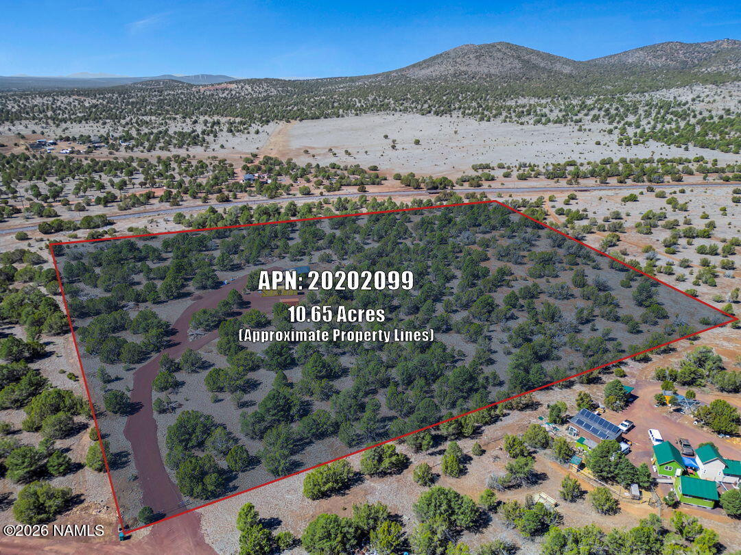 5892 North Santa Fe Road Williams, AZ 86046 - Photo 15 of 33 a view of a city with mountain