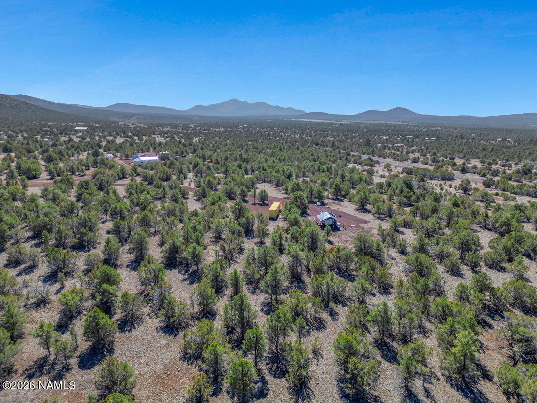 5892 North Santa Fe Road Williams, AZ 86046 - Photo 20 of 33 a view of a city with mountain