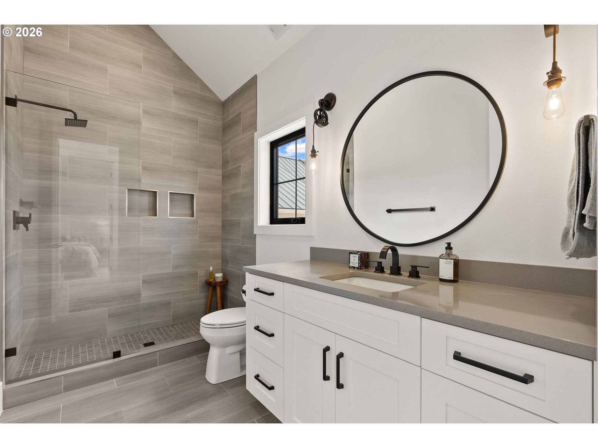 22280 Southwest Stafford Road Tualatin, OR 97062 - Photo 31 of 48 a bathroom with a sink mirror and toilet