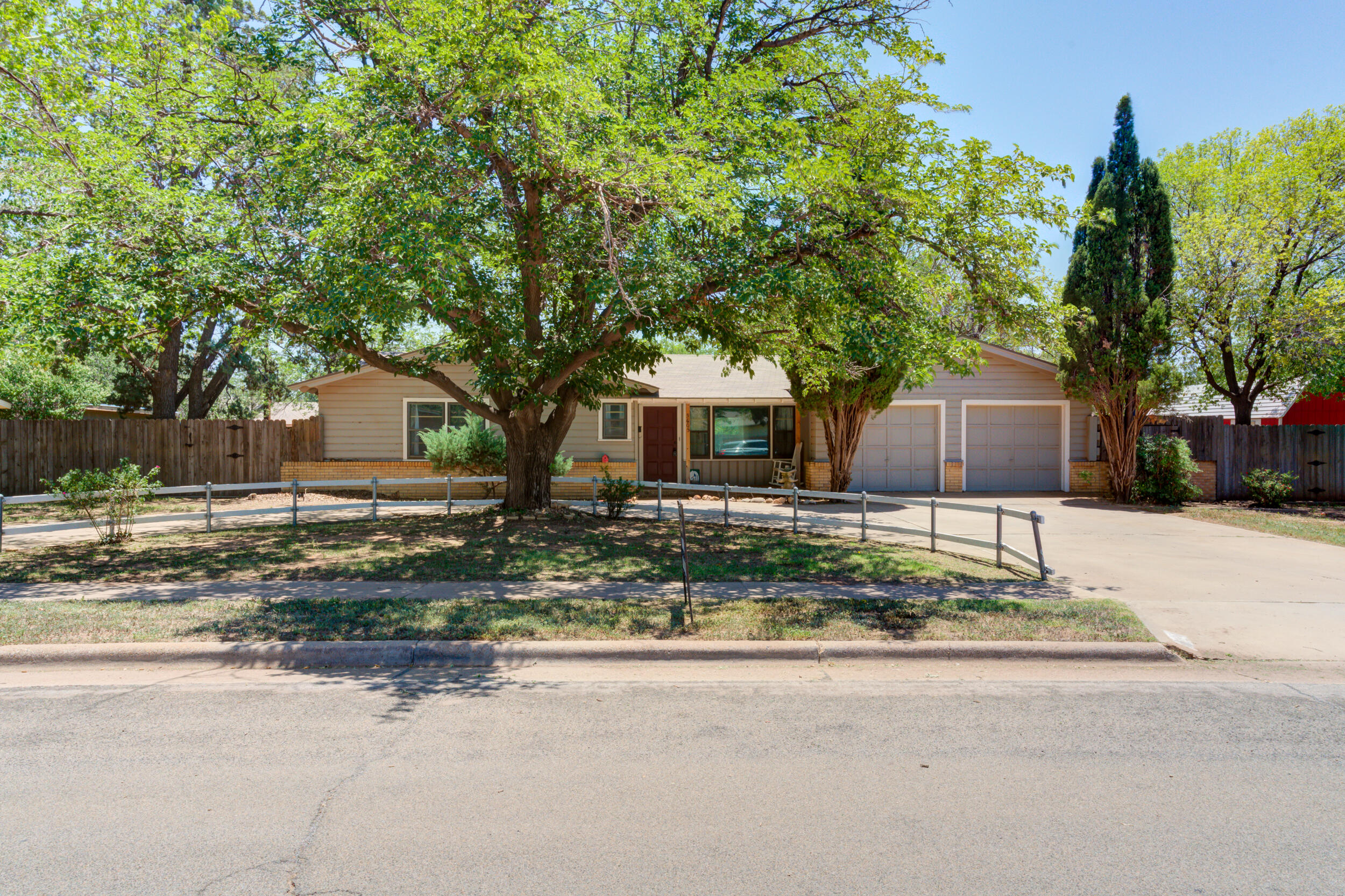 3605 41st Street Lubbock, TX 79413 - Photo 3 of 46 DSC05329_30_31_32_33