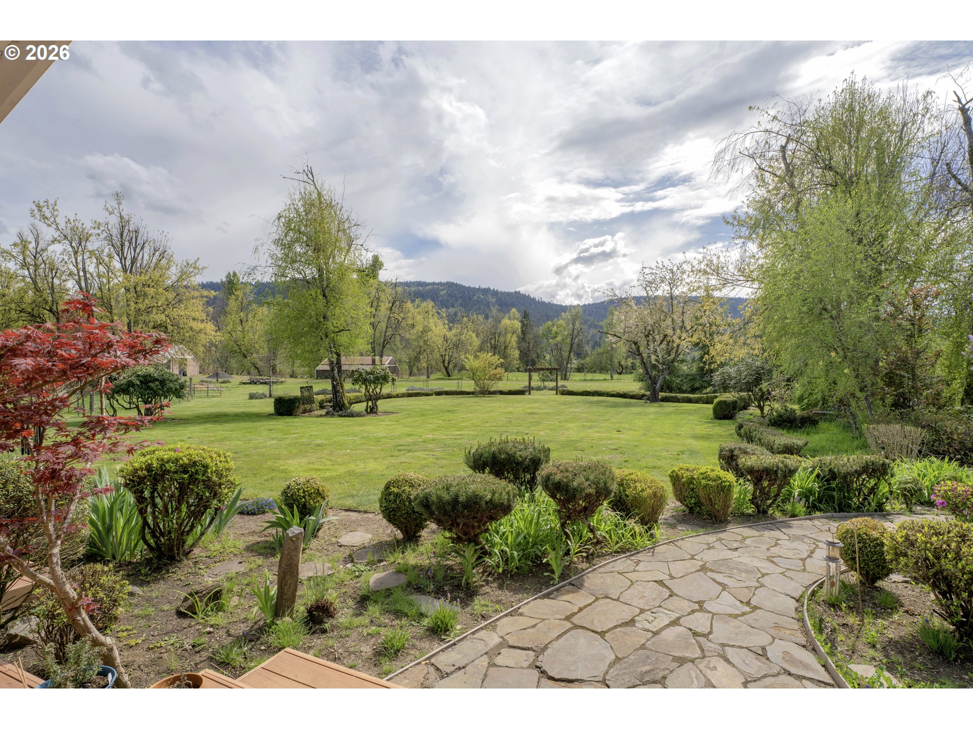 7924 Thurston Road Springfield, OR 97478 - Photo 5 of 45 a view of a garden