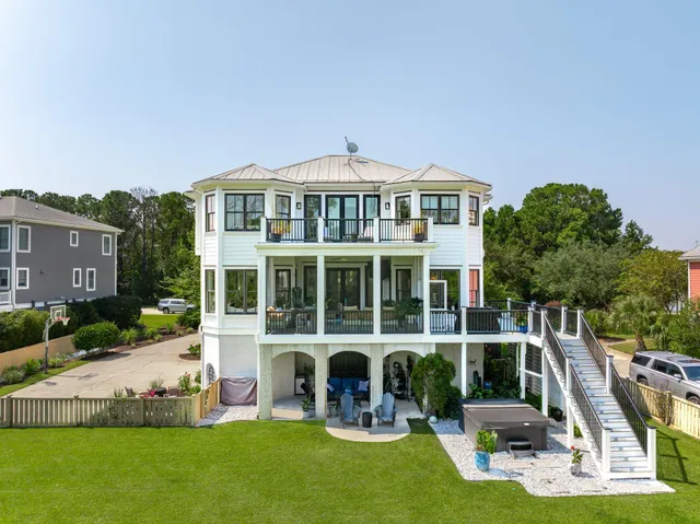 $1,949,000 | 1212 Winding Creek Court, Charleston, SC 29492