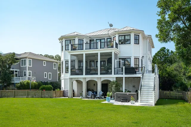 $1,949,000 | 1212 Winding Creek Court, Charleston, SC 29492