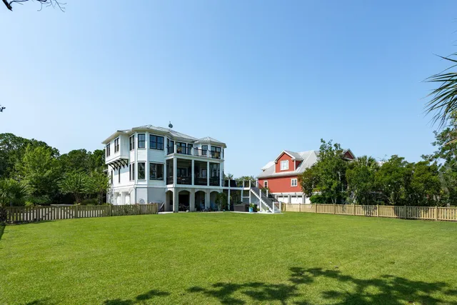 $1,949,000 | 1212 Winding Creek Court, Charleston, SC 29492