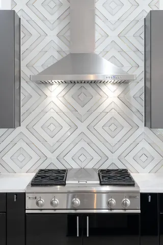 $1,949,000 | 1212 Winding Creek Court, Charleston, SC 29492