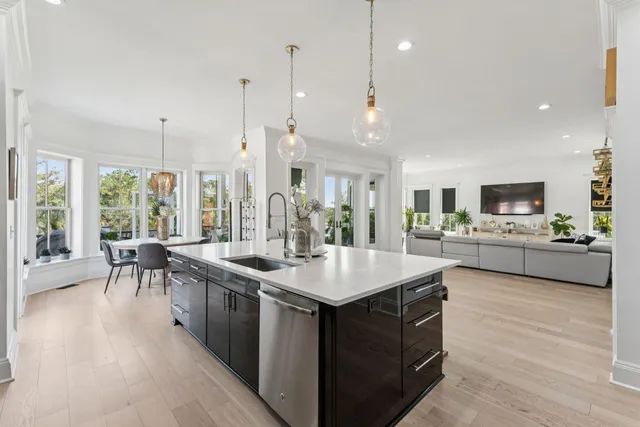 $1,949,000 | 1212 Winding Creek Court, Charleston, SC 29492