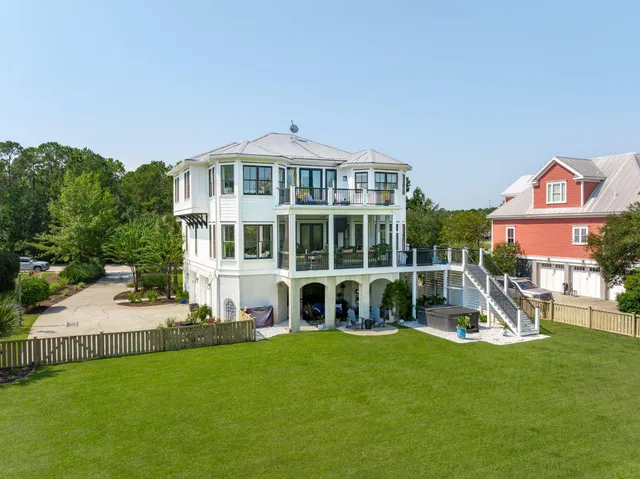 $1,949,000 | 1212 Winding Creek Court, Charleston, SC 29492