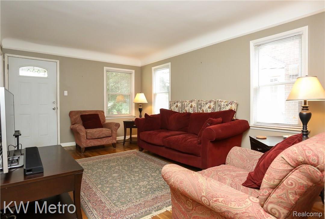 683 Stratford Road Ferndale, MI 48220 - Photo 4 of 33 Stratford-4.jpg