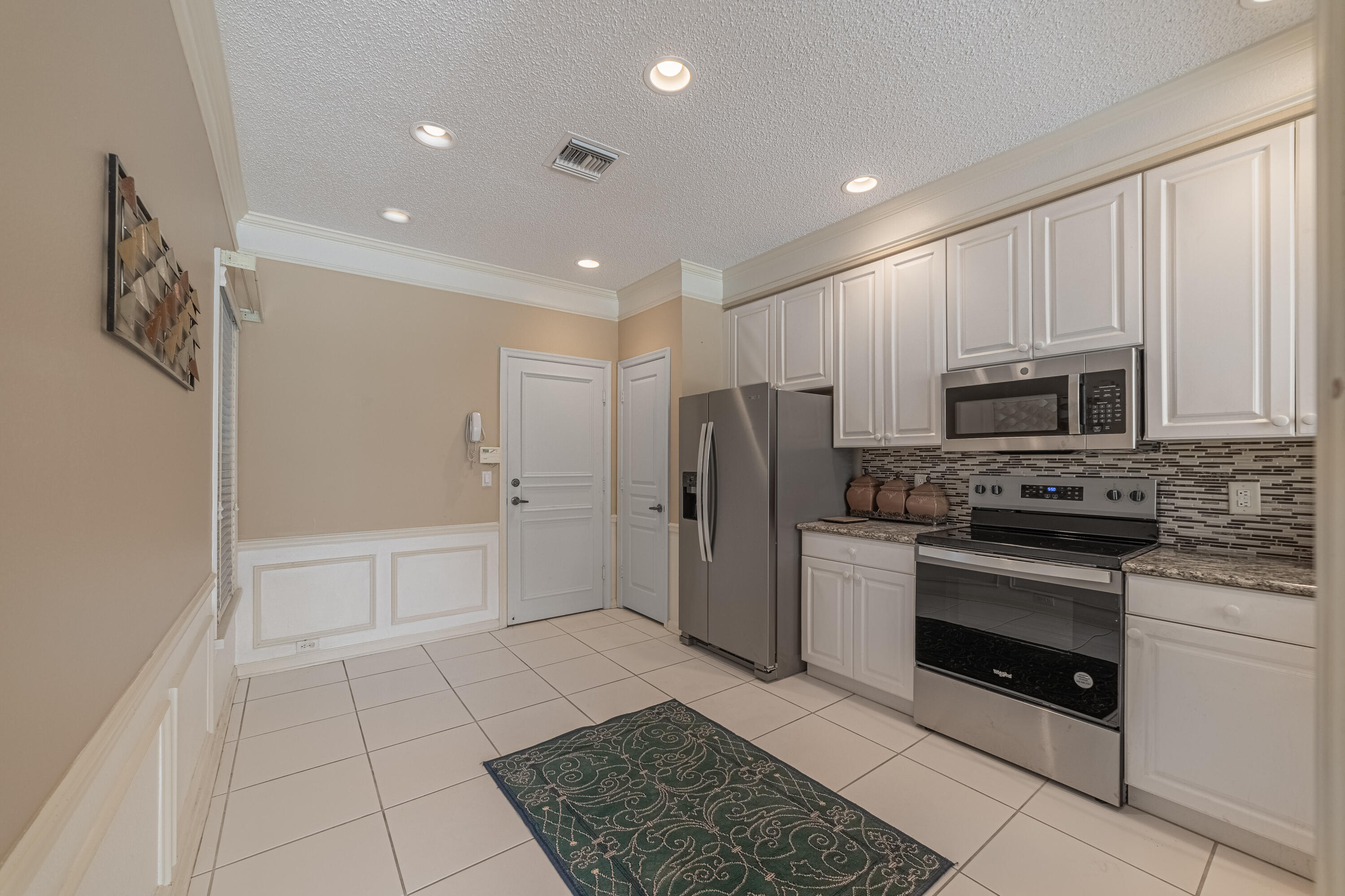 21486 St Andrews Grand Circle, Unit 16 Boca Raton, FL 33486 - Photo 27 of 34 Kitchen