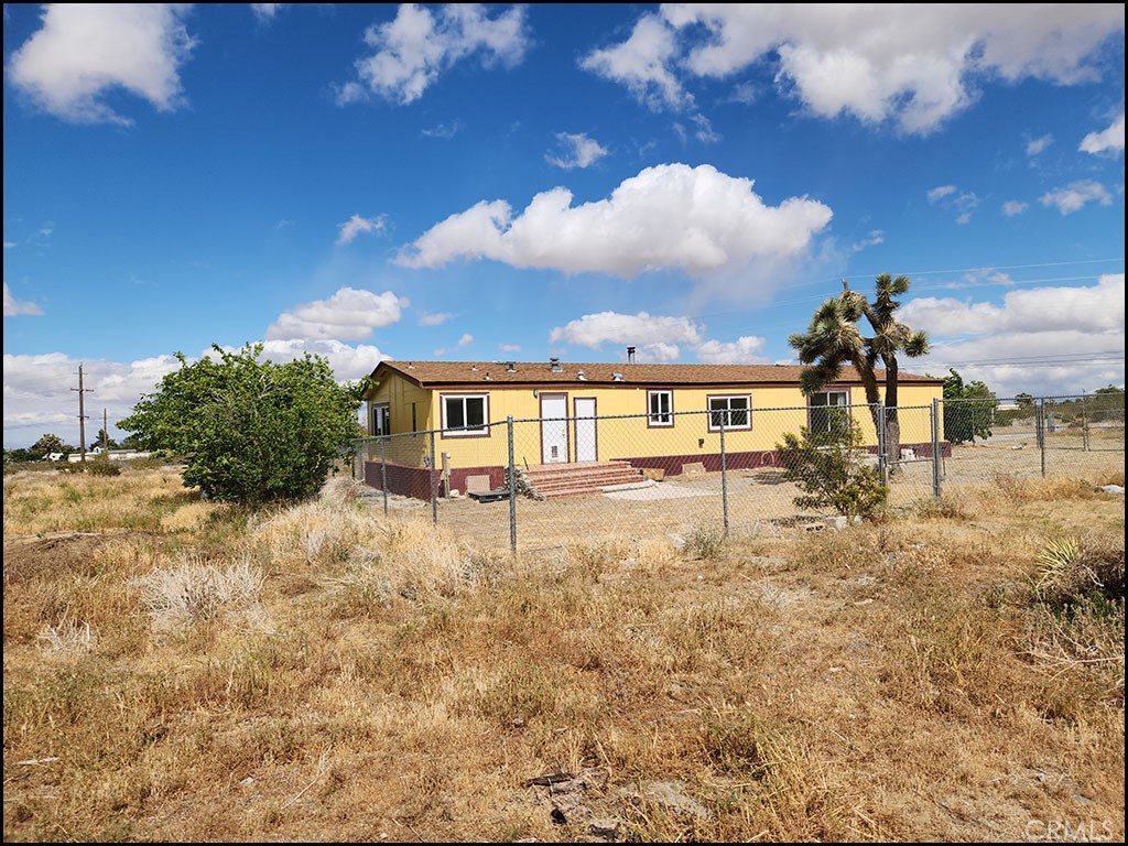 12232 Sheep Creek Road Phelan, CA 92371 - Photo 42 of 45 a view of a backyard