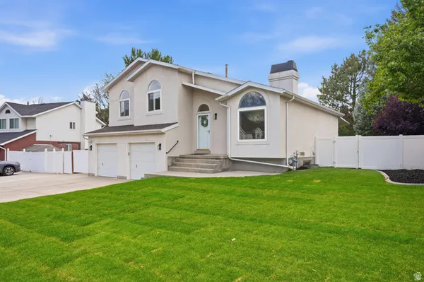 $719,900 | 11724 Briarglen Drive, Sandy, UT 84092
